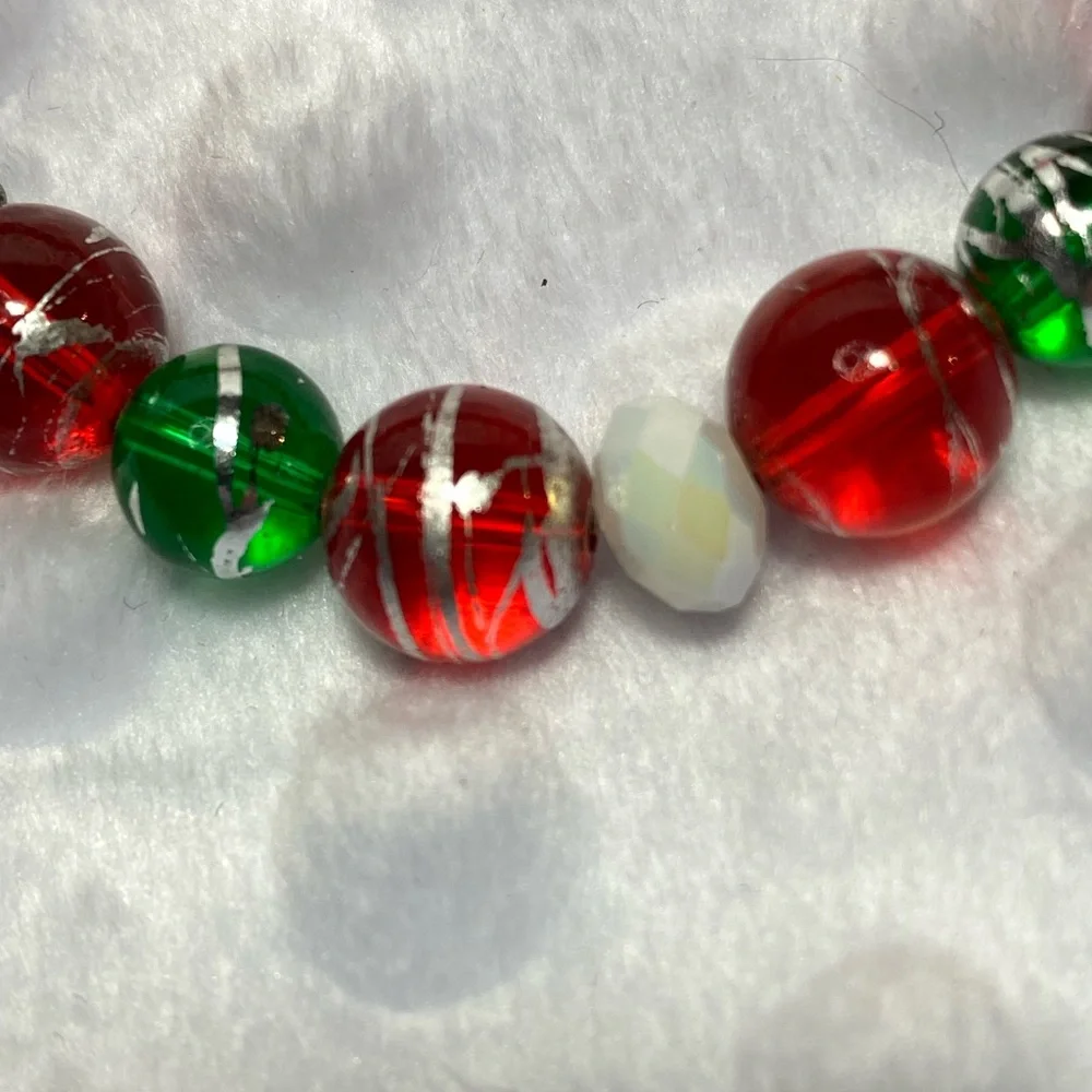 Festive Christmas Beaded Bracelet